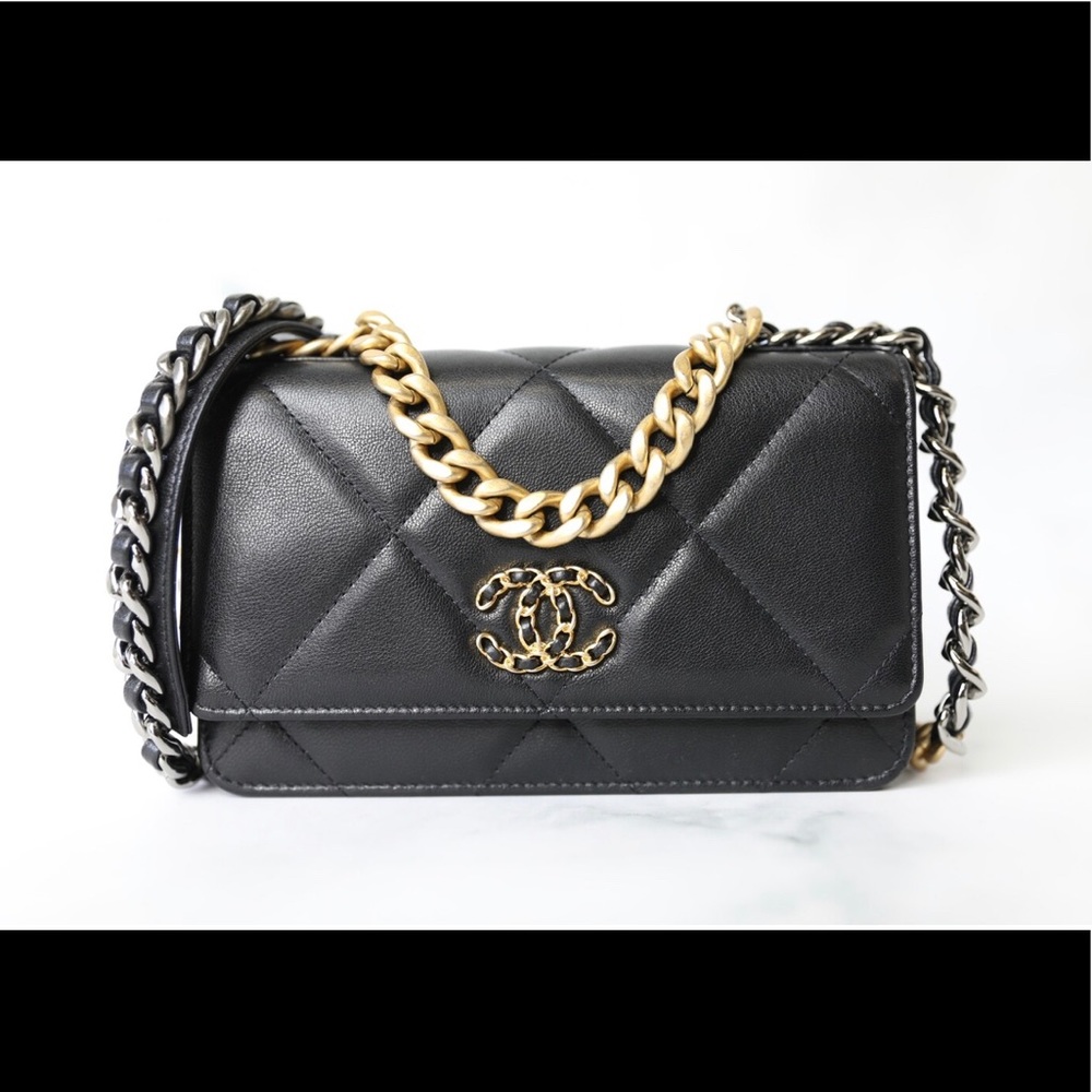 Chanel 19 Wallet on Chain, Black Lambskin, Preowned in Box WA001